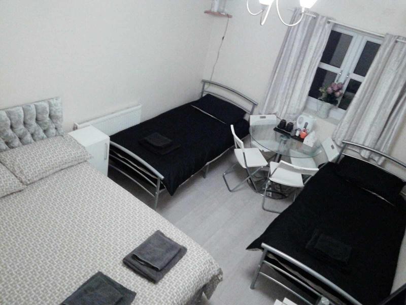 Regent Guest House Burnley image