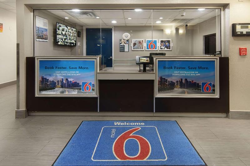 Motel 6 Fort Worth, TX - Downtown East image