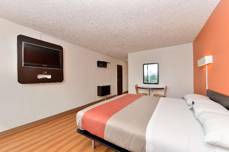 Motel 6 Fort Worth, TX - Downtown East image