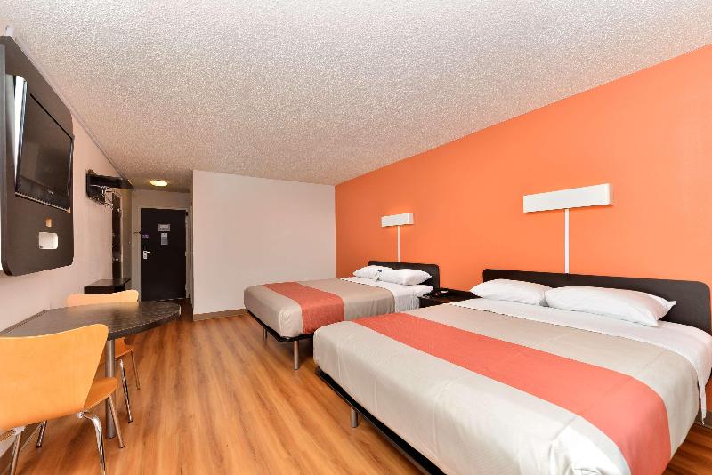 Motel 6 Fort Worth, TX - Downtown East image