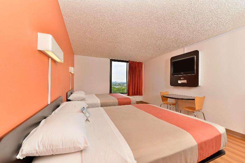 Motel 6 Fort Worth, TX - Downtown East image