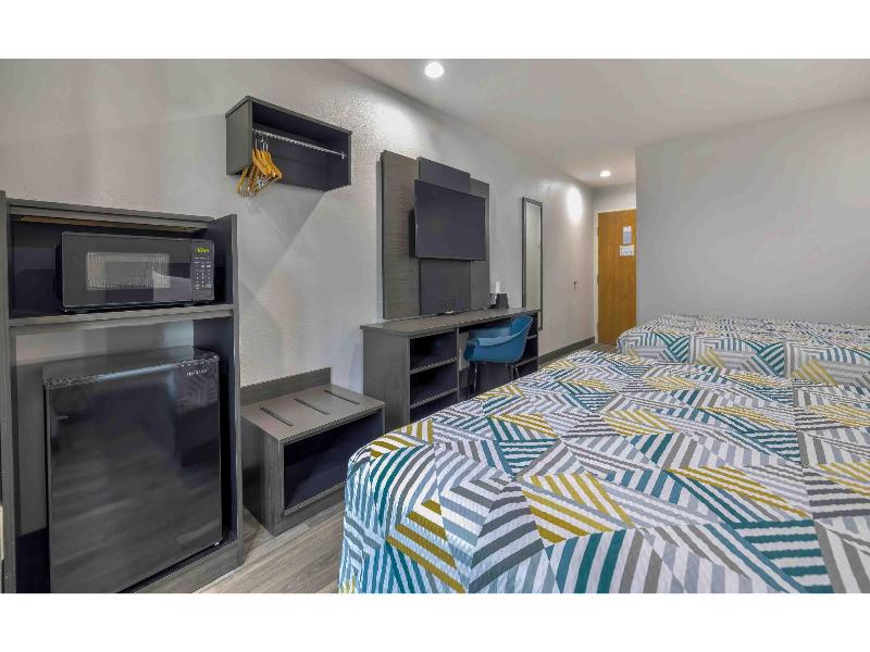 Motel 6-Fort Worth, TX - Burleson GA image
