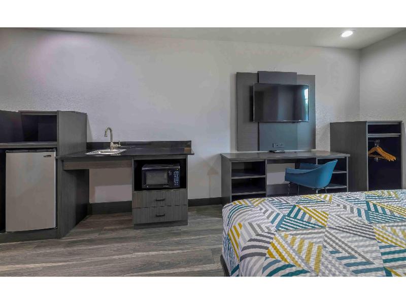Motel 6-Fort Worth, TX - Burleson GA image