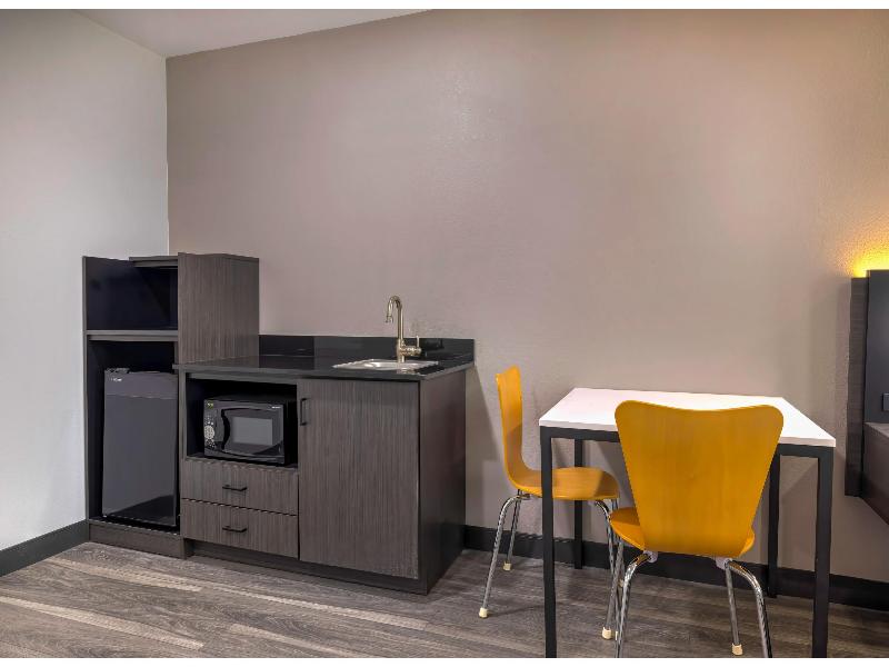 Motel 6-Fort Worth, TX - Burleson GA image