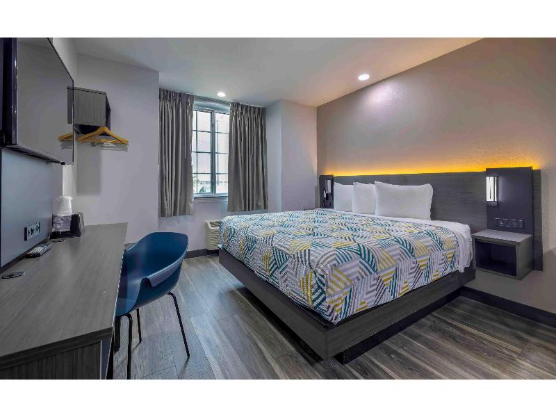 Motel 6-Fort Worth, TX - Burleson GA image
