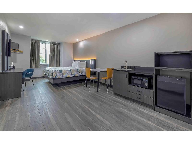 Motel 6-Fort Worth, TX - Burleson GA image