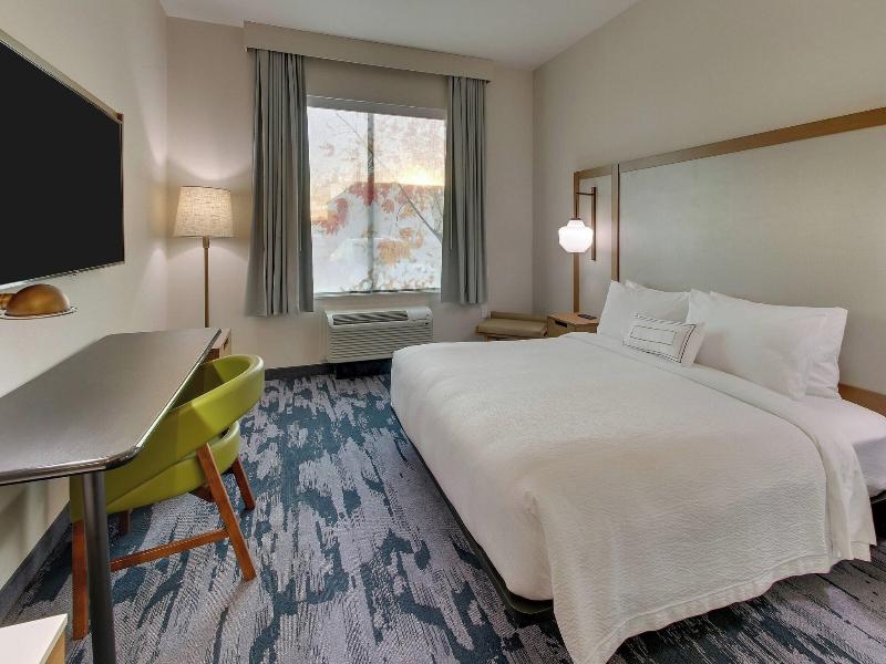 Fairfield Inn & Suites by Marriott Houston Brookho image