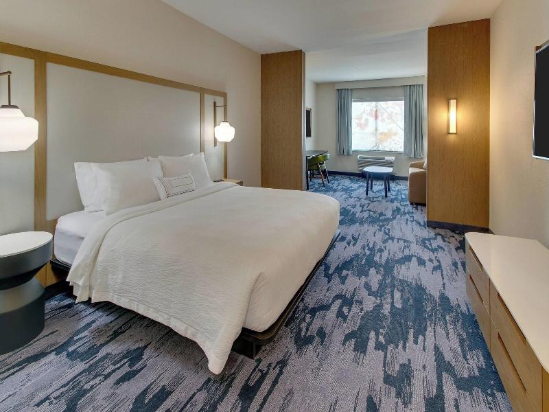 Fairfield Inn & Suites by Marriott Houston Brookho image