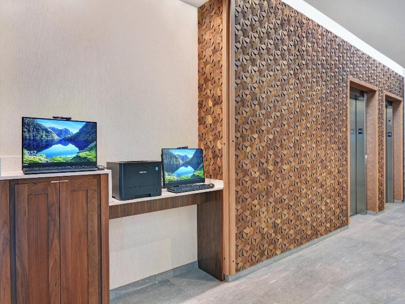 Fairfield Inn & Suites by Marriott Houston NASA/We image