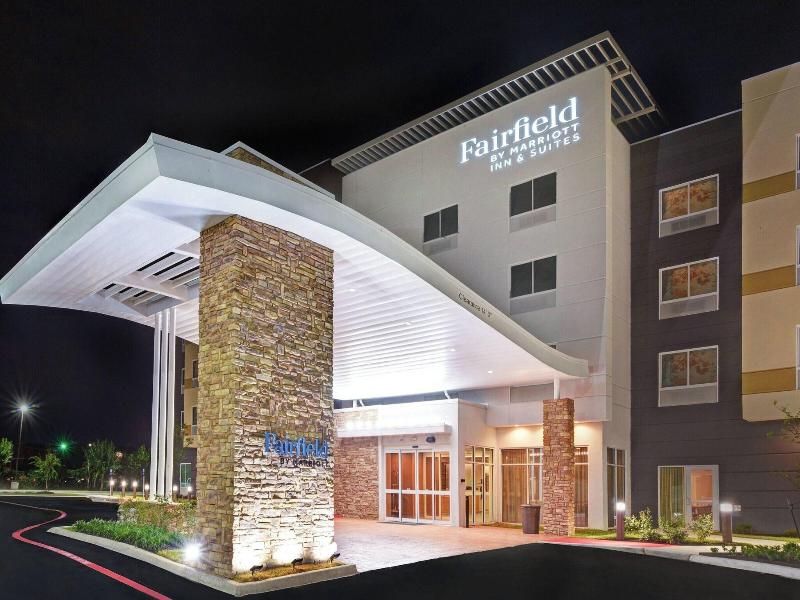 Fairfield Inn & Suites by Marriott Houston NASA/We image