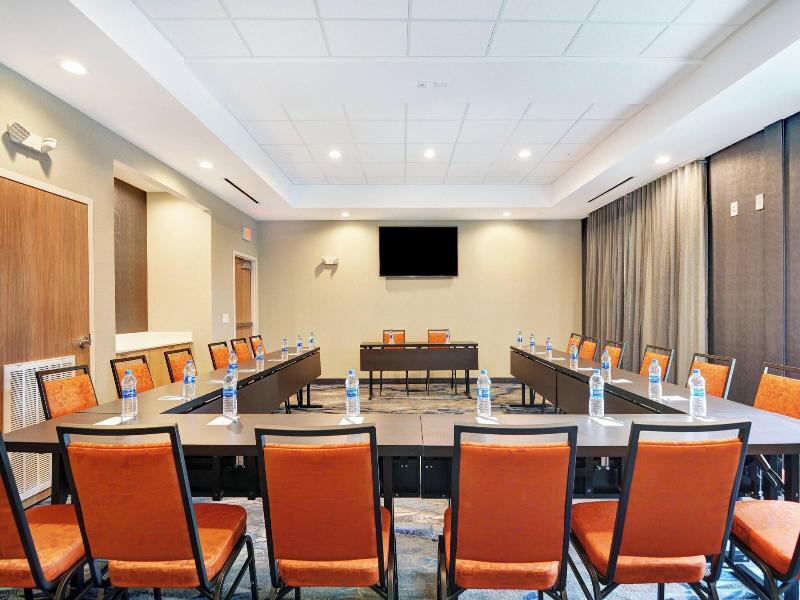 Fairfield Inn & Suites by Marriott Houston NASA/We image