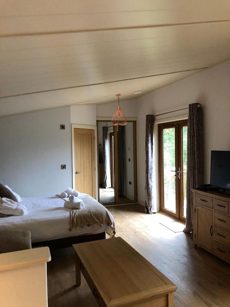 Herons Lake Retreat image