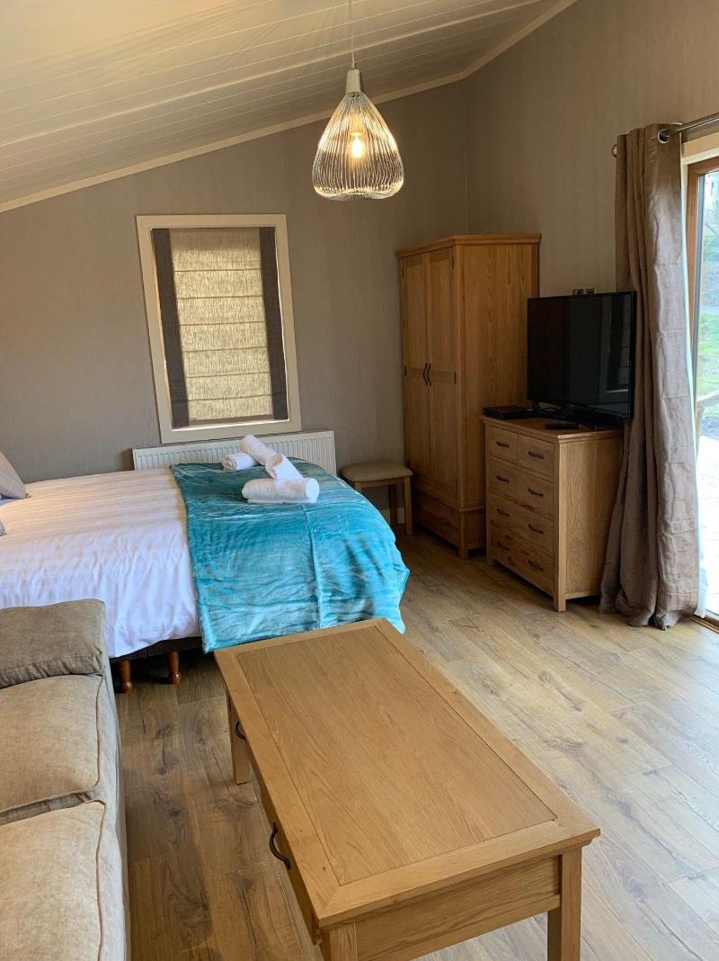 Herons Lake Retreat image
