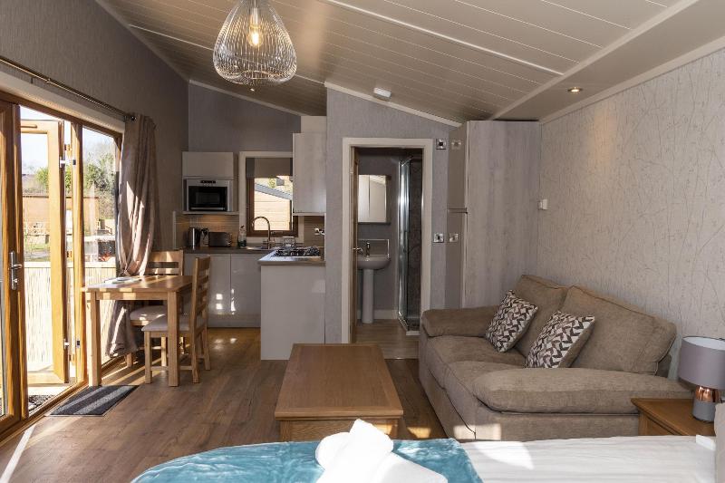 Herons Lake Retreat image