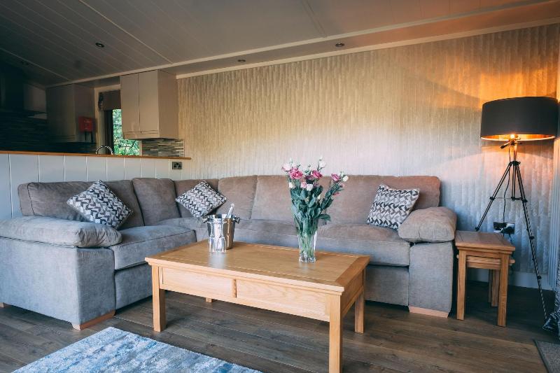 Herons Lake Retreat image