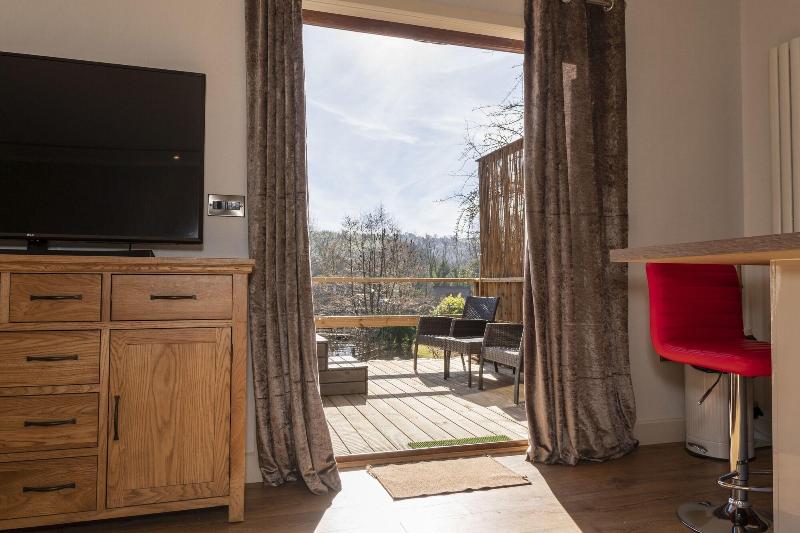 Herons Lake Retreat image