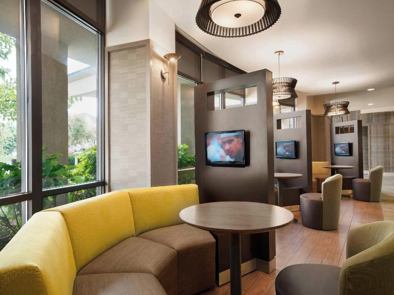 Courtyard By Marriott Middletown Goshen image