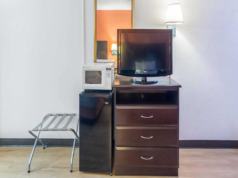 Motel 6 Groton, CT image