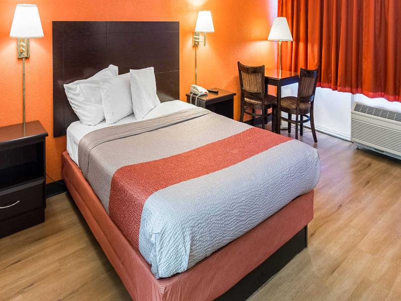 Motel 6 Groton, CT image