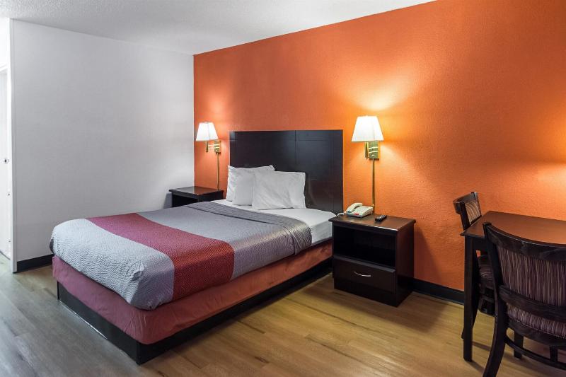 Motel 6 Groton, CT image