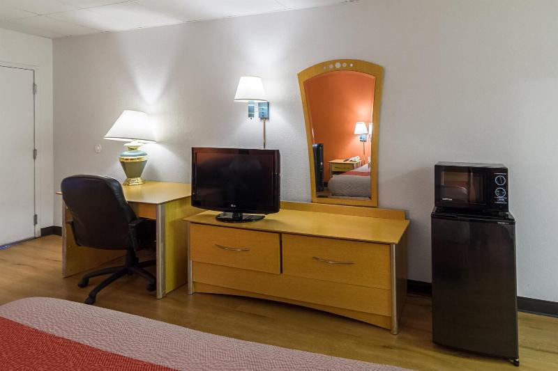 Motel 6 Groton, CT image