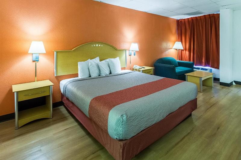 Motel 6 Groton, CT image