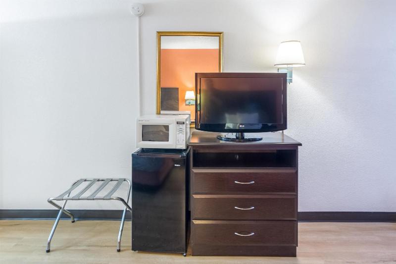 Motel 6 Groton, CT image