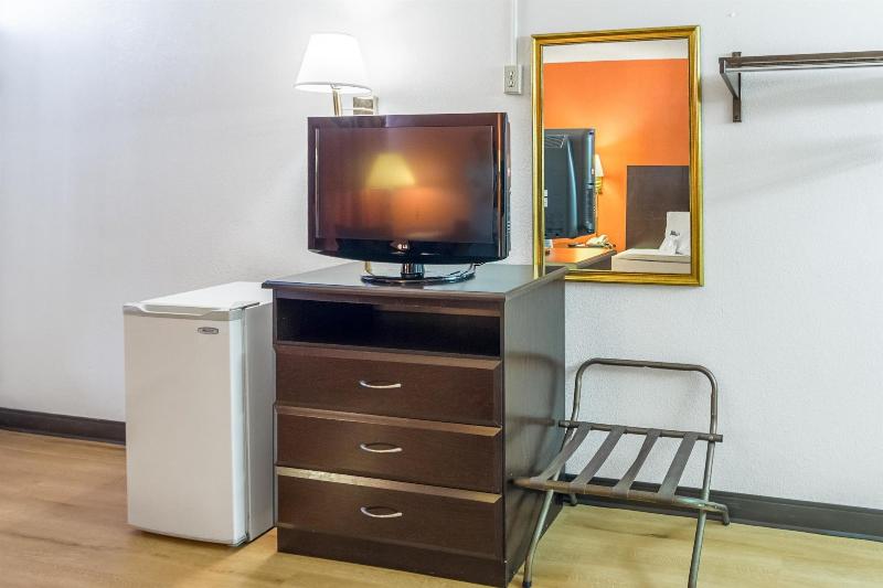 Motel 6 Groton, CT image