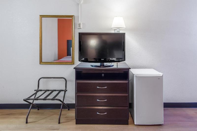 Motel 6 Groton, CT image