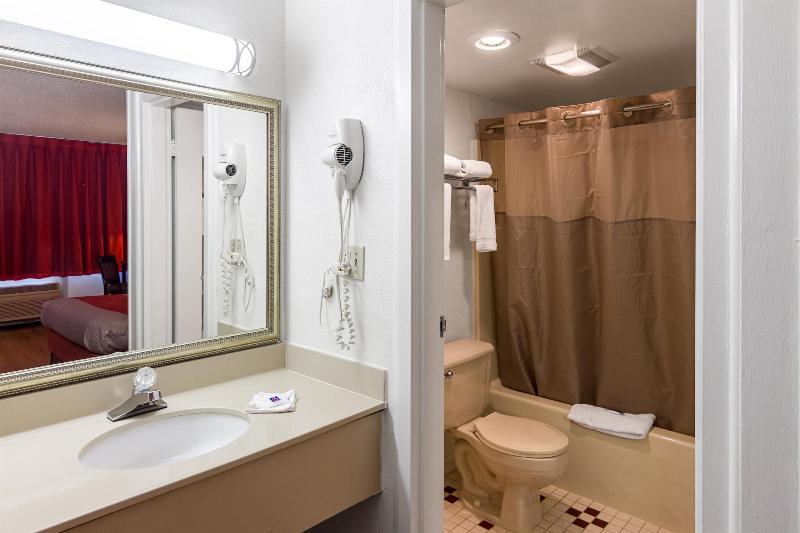 Motel 6 Groton, CT image