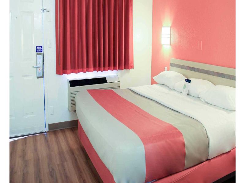 Motel 6 Enfield, Ct - Hartford image