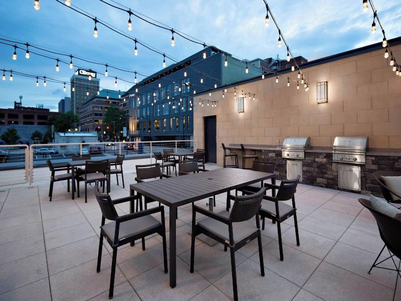 Courtyard By Marriott Knoxville Downtown