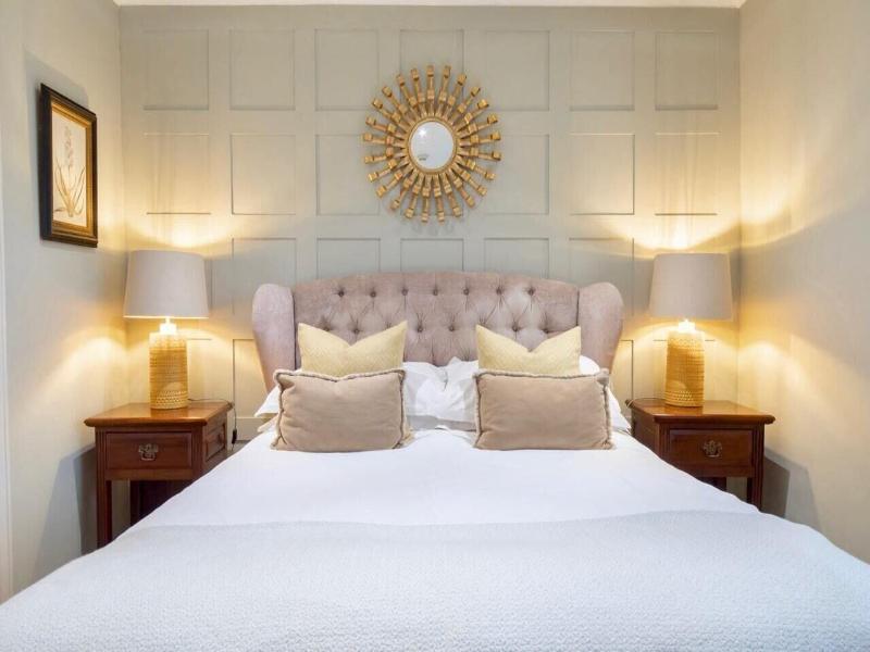 Burleigh Court image