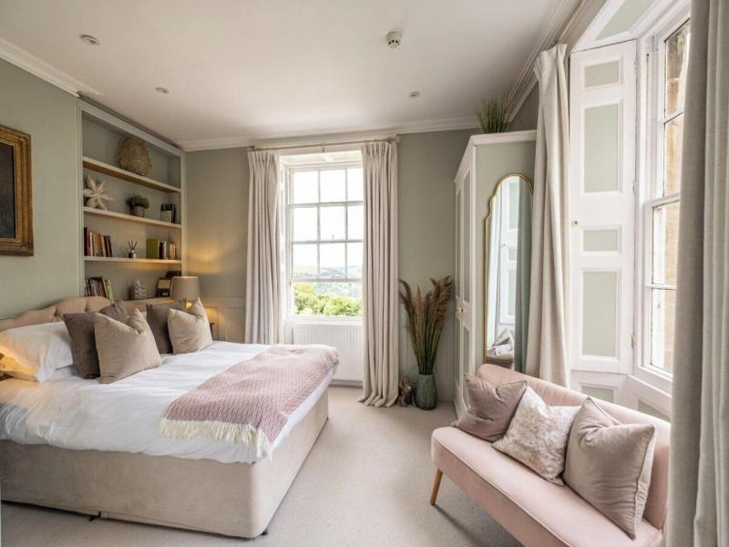 Burleigh Court image