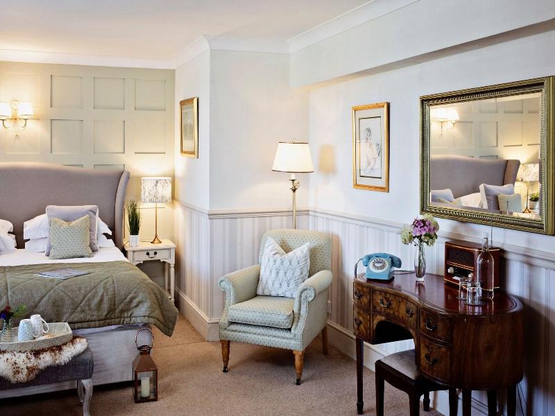 Burleigh Court image
