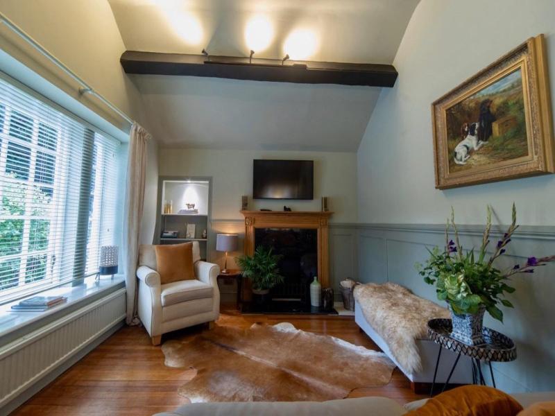 Burleigh Court image