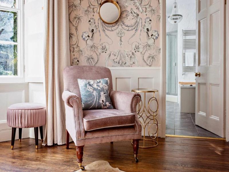 Burleigh Court image