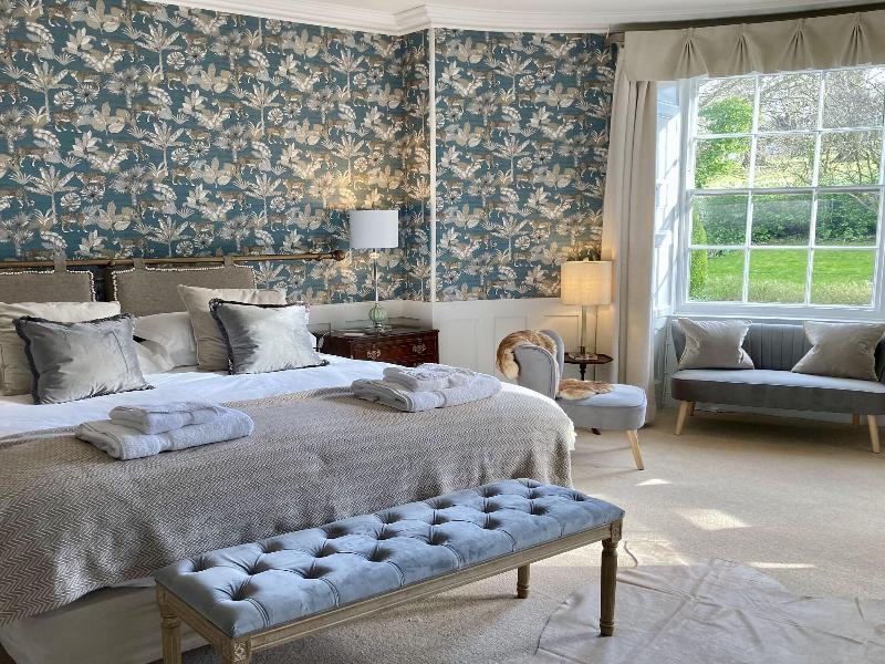 Burleigh Court image