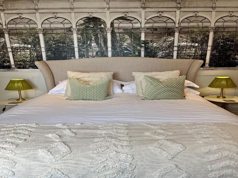 Burleigh Court image