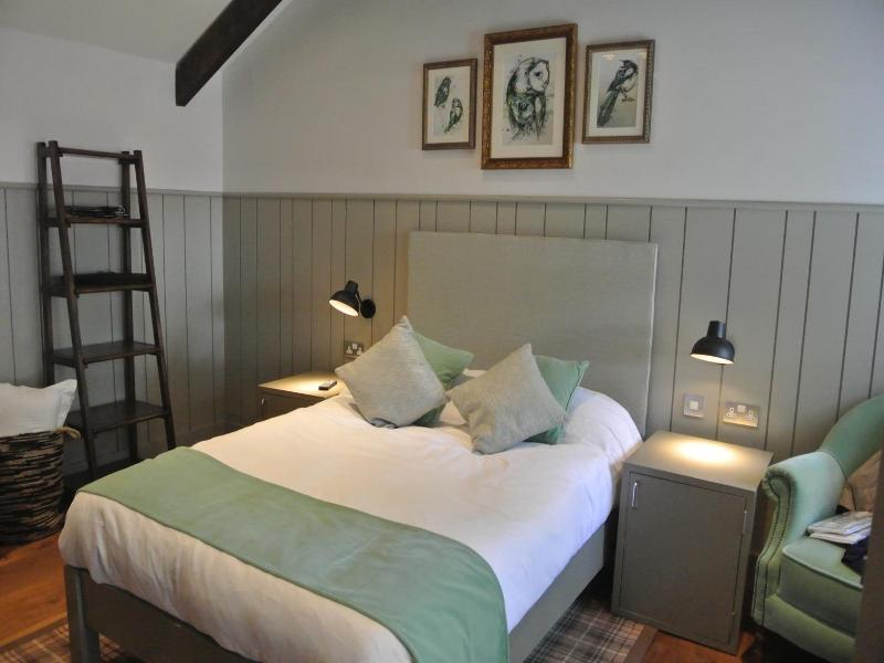 The Crown Pub Dining Rooms image