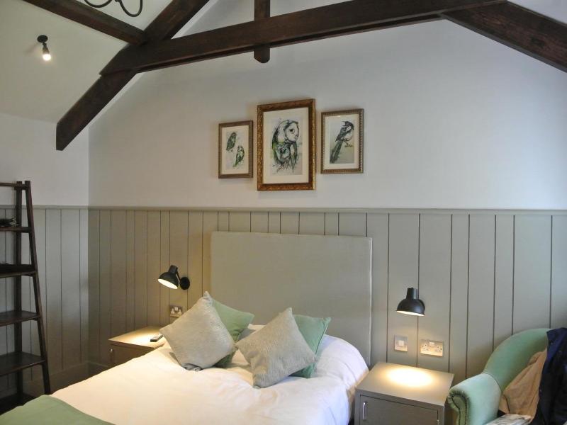 The Crown Pub Dining Rooms image