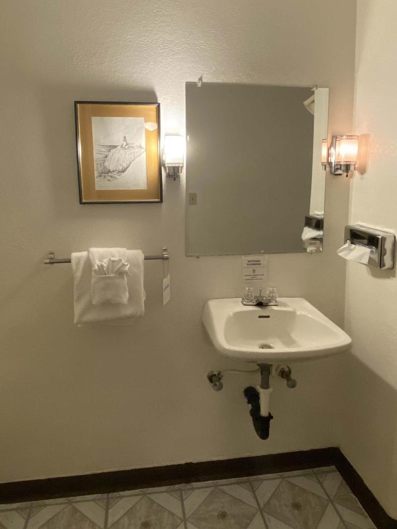 Florence Lighthouse Inn image