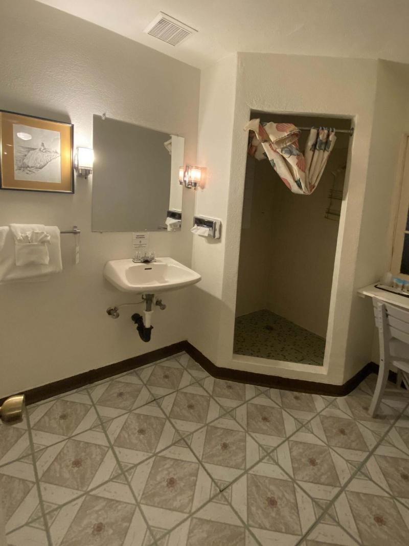 Florence Lighthouse Inn image