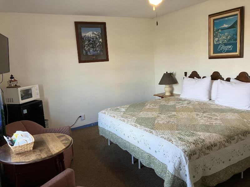 Florence Lighthouse Inn image