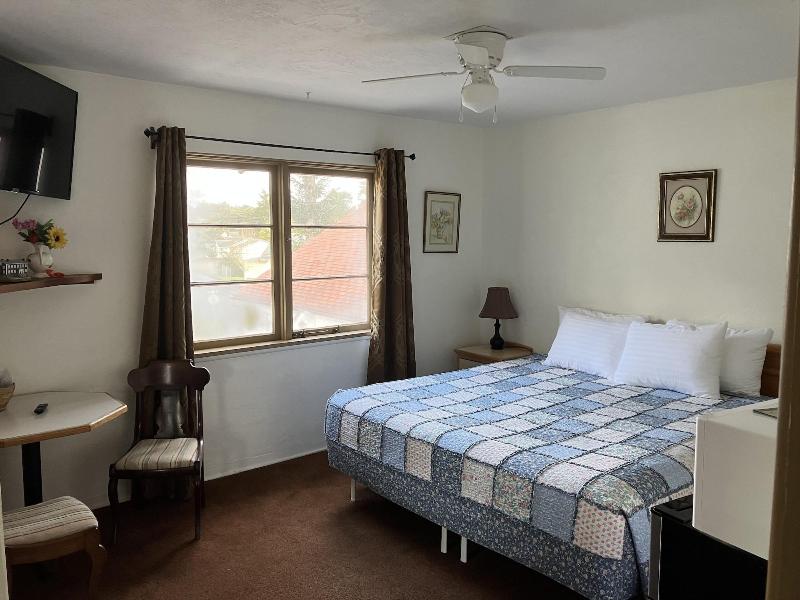 Florence Lighthouse Inn image