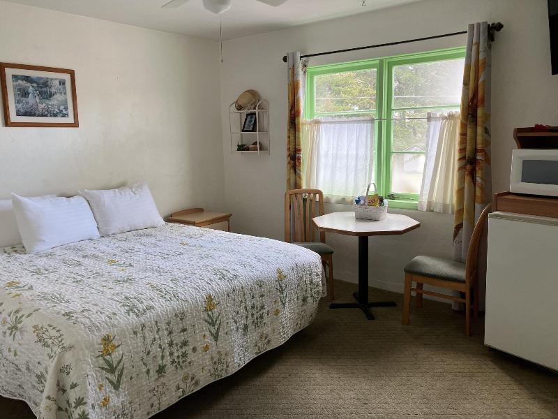 Florence Lighthouse Inn image