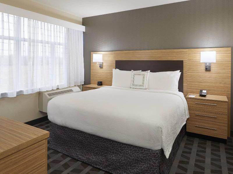 Towneplace Suites By Marriott Oshawa image