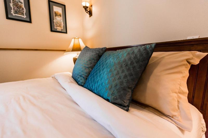 Majestic Valley Wilderness Lodge image