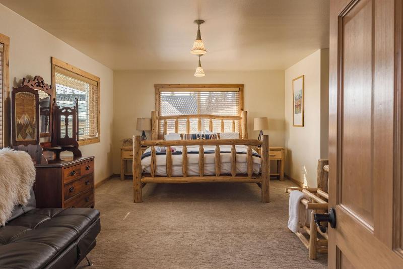 Majestic Valley Wilderness Lodge image