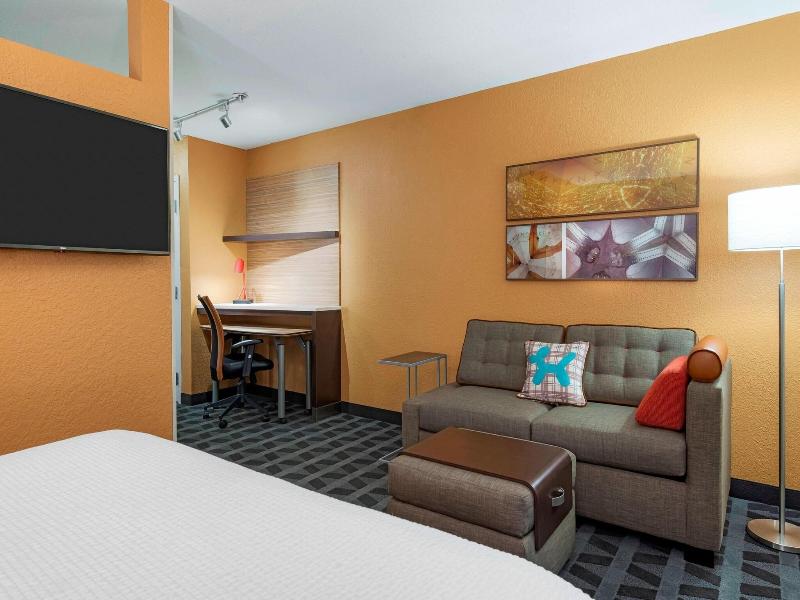 Towneplace Suites By Marriott Savannah Midtown image
